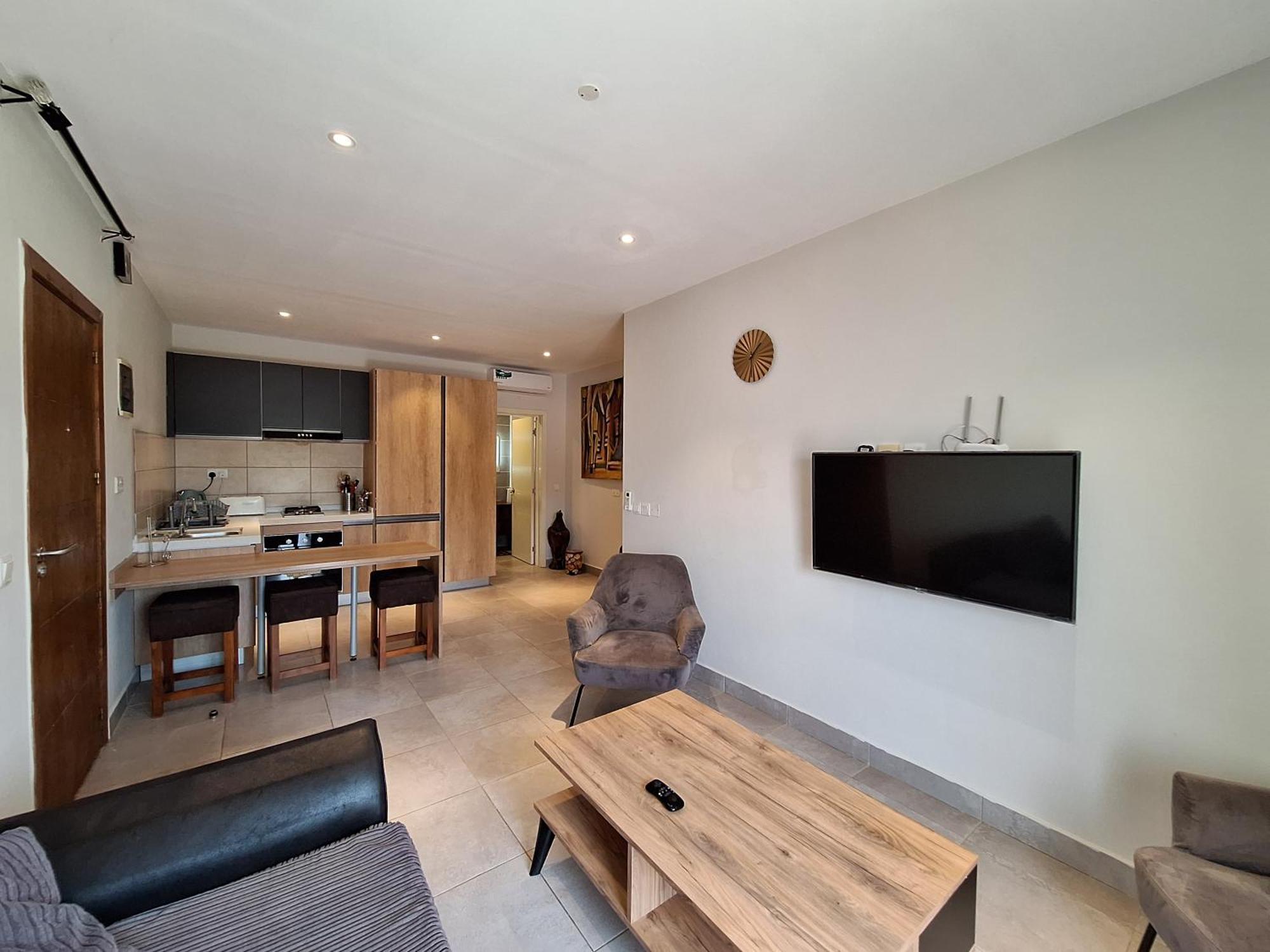 Forest View Apartments Кололи Екстериор снимка